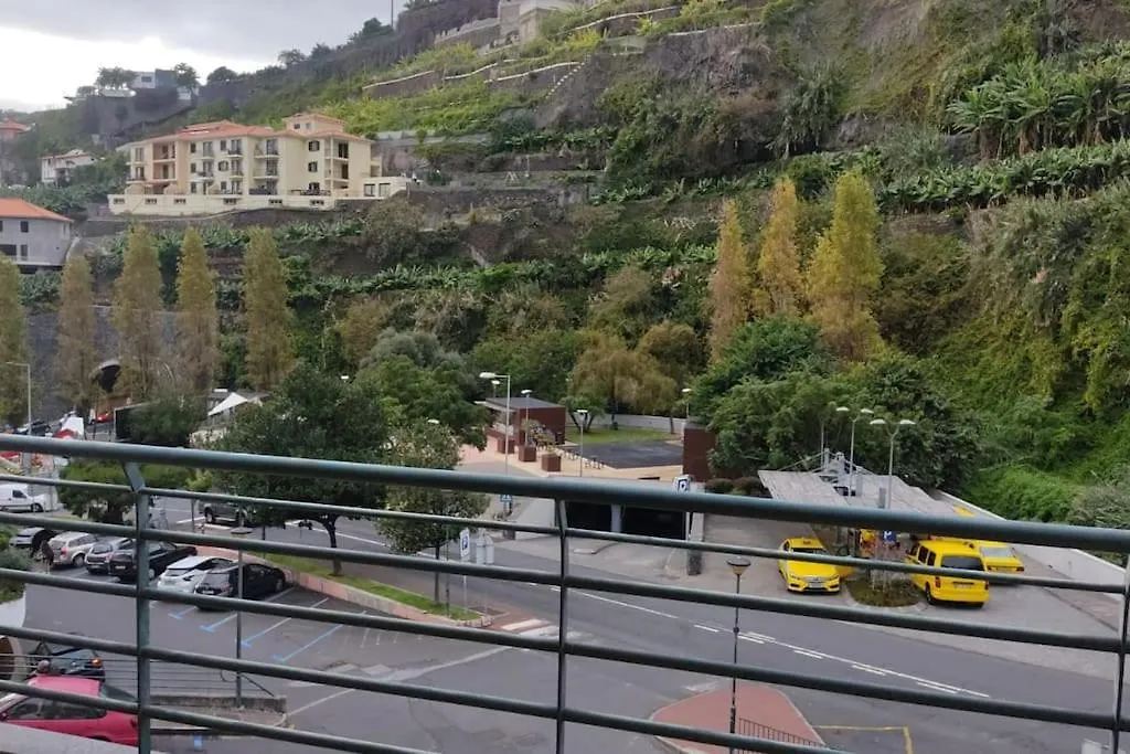 Апартаменты Comfy Apt In The Heart Of Ponta Do Sol Португалия